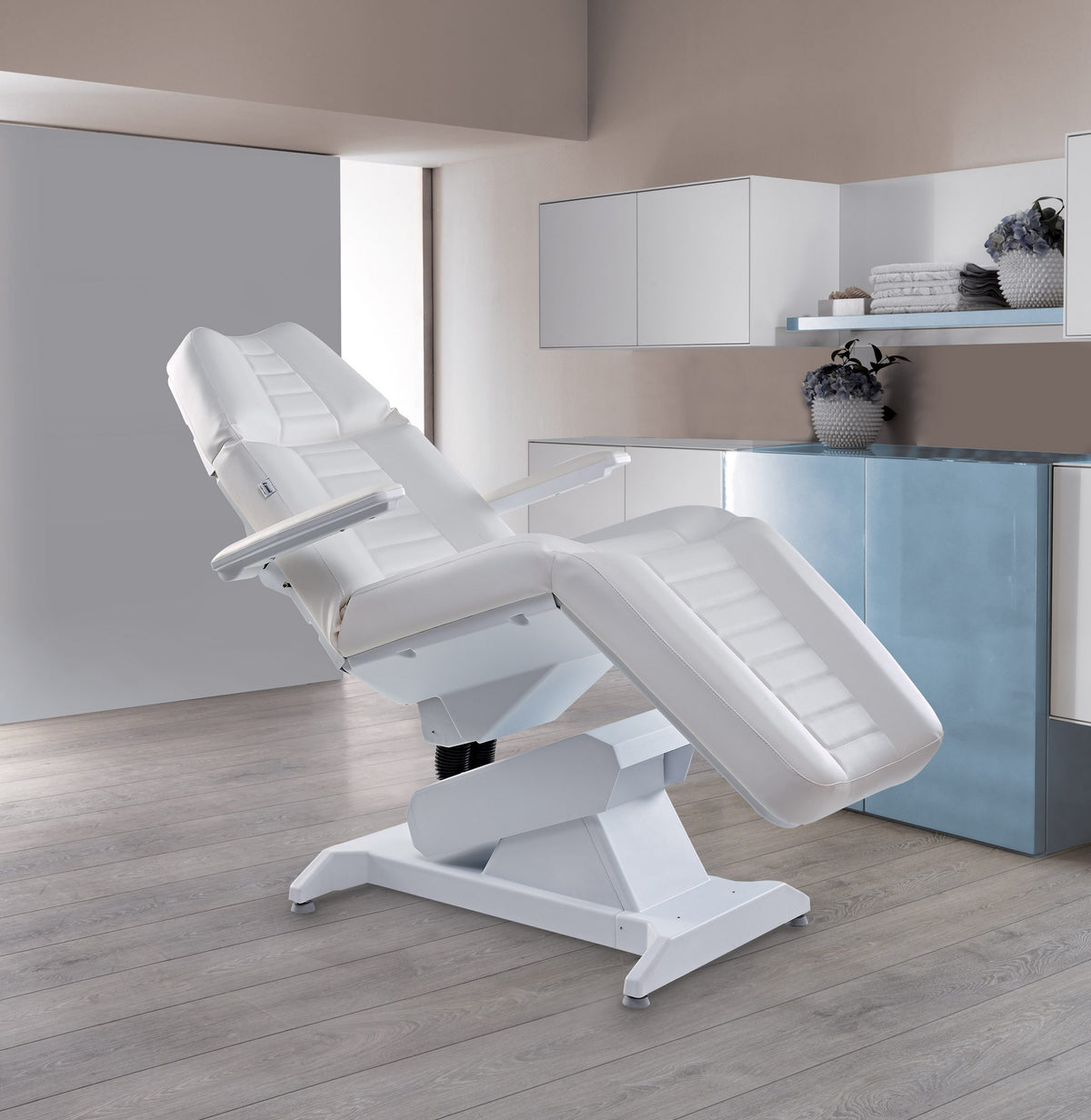 Lemi 4 electric medical chair