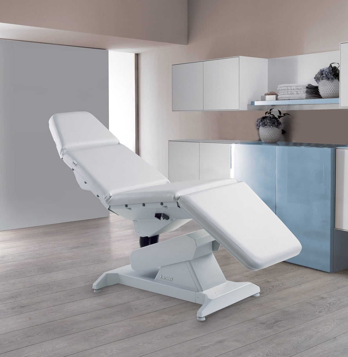 Lemi 4 electric medical chair – reclined